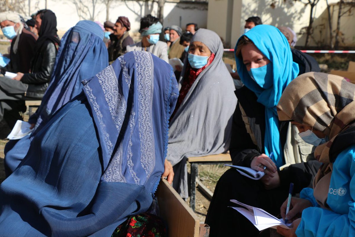 Listening to these strong #Afghan women in Samangan as they receive a #cashtransfer from @UNICEFAfg. This winter mothers are struggling to keep their children warm and buy food. A cash transfer gives them choices. #ForEveryChild, dignity