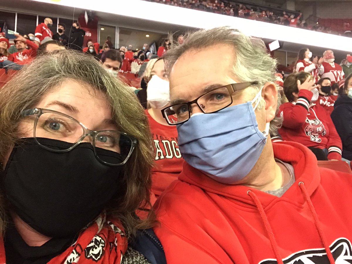 spindler_writer's tweet photo. Date night @BadgerMHockey Go Badgers!  U RAH RAH RAH Wisconsin!
#OnWisconsin https://t.co/79ZogYvWWD