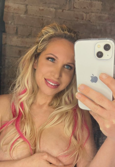 Selfie 😘 https://t.co/9O2MgNZZGO<a href="/tag/tommybyrne"class="tags"><span>#tommybyrne</span></a>