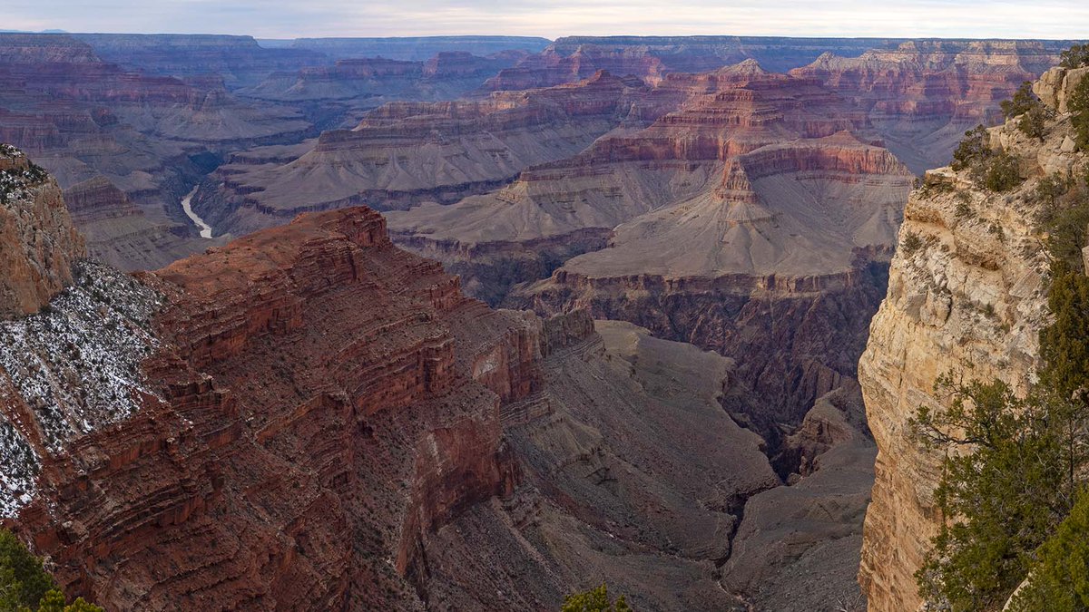 GrandCanyonNPS's tweet image. Geological activity and erosion by the Colorado River created the Grand Canyon as we know it today.

This late afternoon view is from just west of Hopi Point on a partly cloudy Saturday, January 15, 2022. The Colorado River is visible on the left.  #Arizona #GrandCanyon