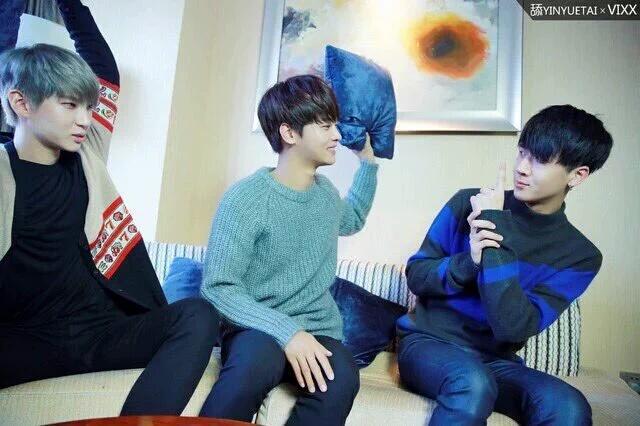 TaekwoonHourly's tweet photo. #Leo #레오  #JungTaekWoon #정택운 #VIXX  #빅스@JUNGTW_LEO  
w/@HourlyHakyeon &amp; @hourly_wonsik https://t.co/3XTmLExmd9
