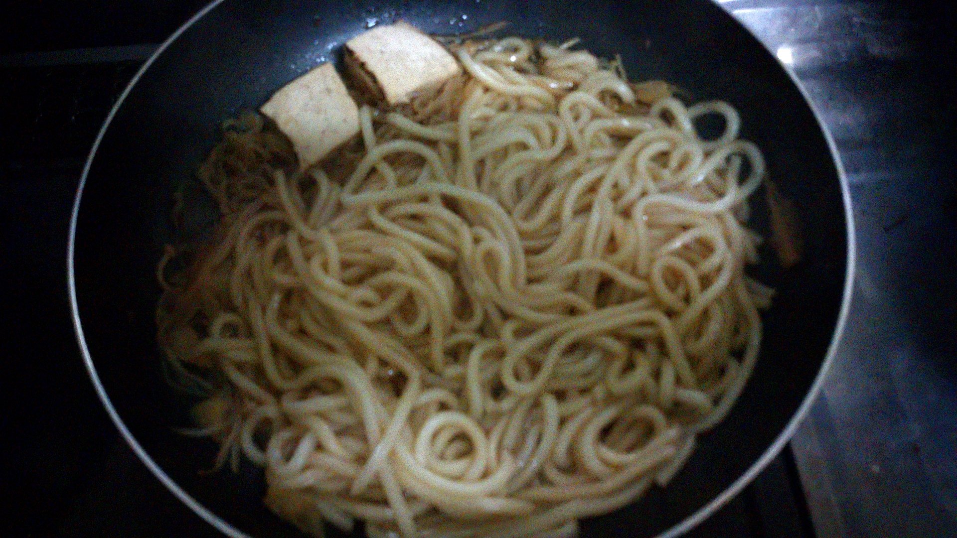 つっちぃー 雪に埋もれる すき焼きのシメはうどんで T Co K8zwthrwbi Twitter