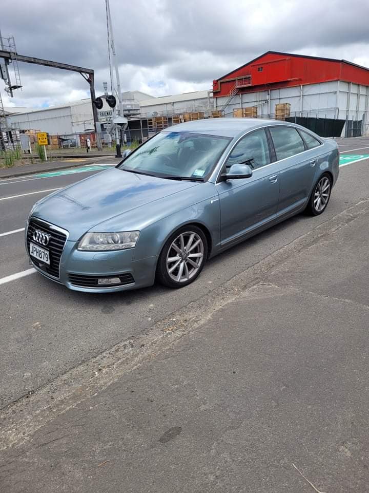 ttulcz's tweet photo. Got my first car already in the stop though https://t.co/StyFa5JDwd