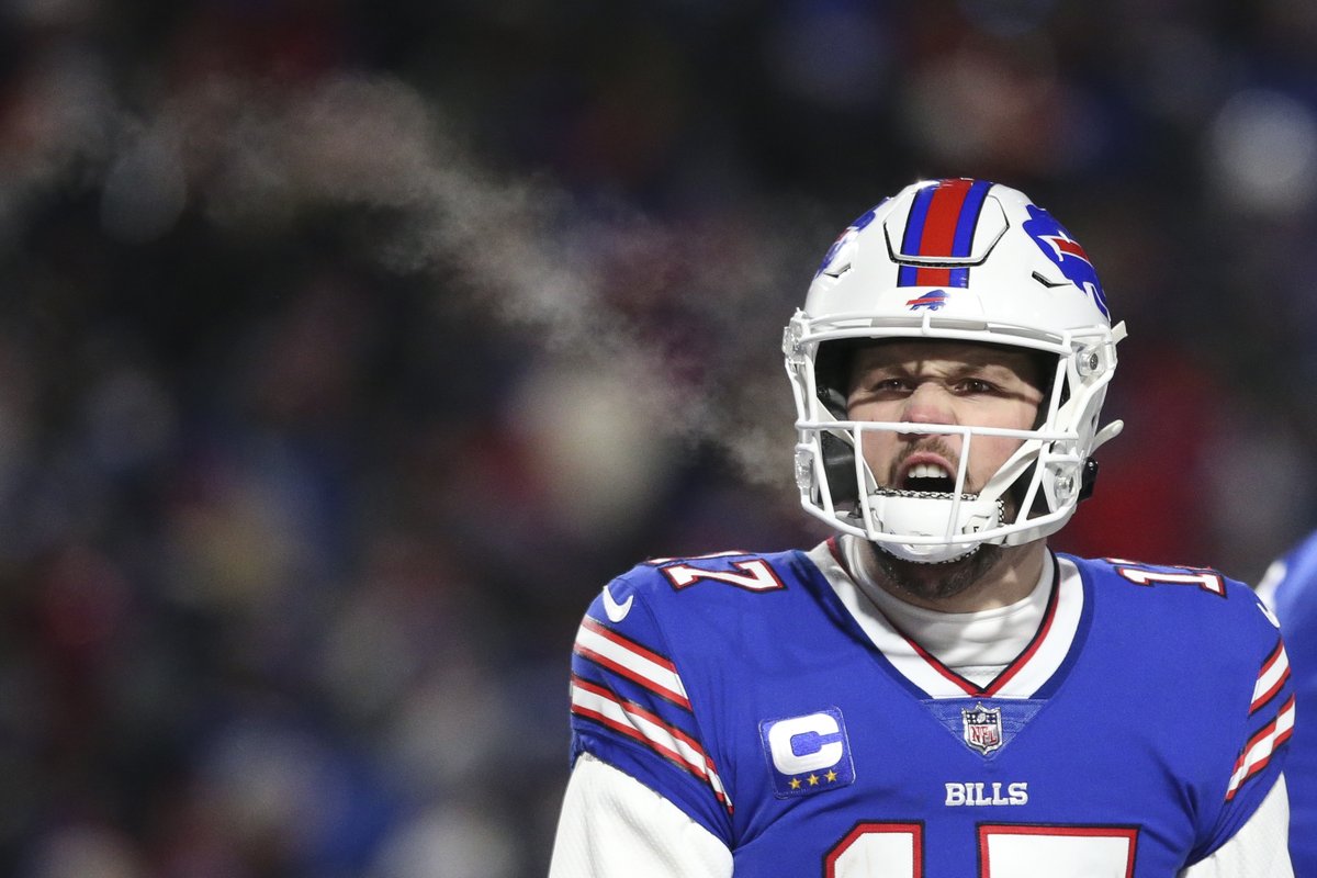 Matt_Bove's tweet photo. Josh Allen now has more touchdowns [five] than incomplete passes [four] #BillsMafia 

(AP Photo/Joshua Bessex) https://t.co/mhzAGeeaon