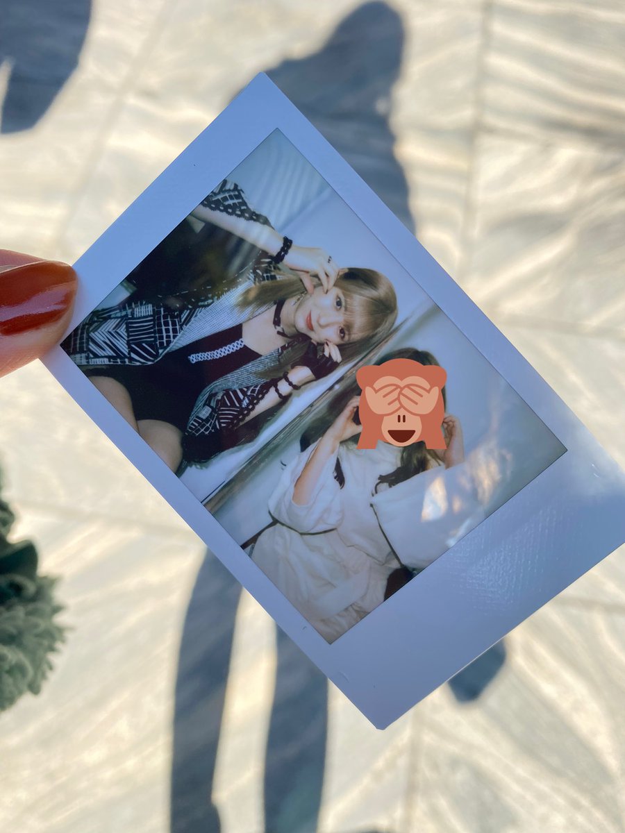 ranran_n_love's tweet photo. 生田レーンのカメラマン、もしかして私がチェキ引きより寄ってる方が好きなの知ってる？？ https://t.co/iQBSBc2gCP