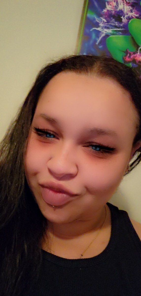 nikkininja718's tweet photo. Snapchat fun!!! #snapchatqueen #lovefilters #longhair https://t.co/7mhkBUFZ1t