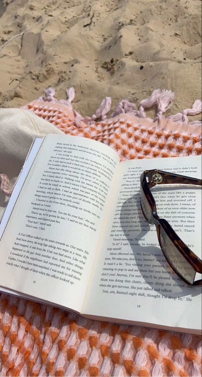 giksversion's tweet photo. ִֶ  . ˚ l i v r o s   l i d o s   e m  2 0 2 2  . ˚ִֶָ 

aos leitores que olham para as estrelas e desejam 

- thread 

#book #booktwt https://t.co/h8HgLq5YZJ