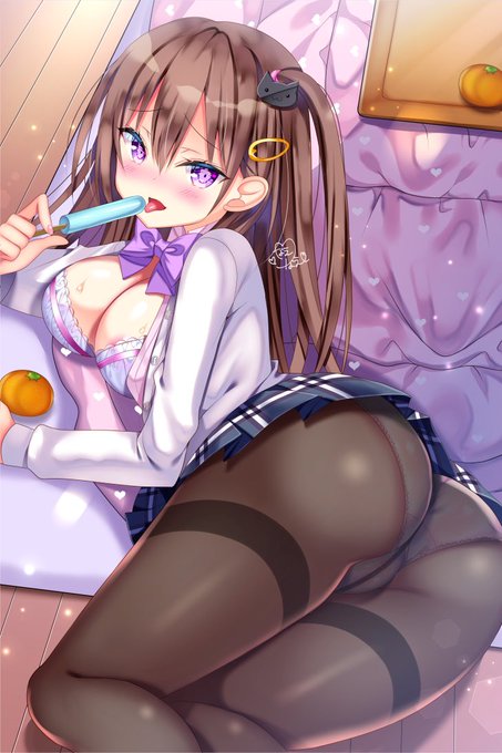 こたつでのぼせちゃったJK🍊 