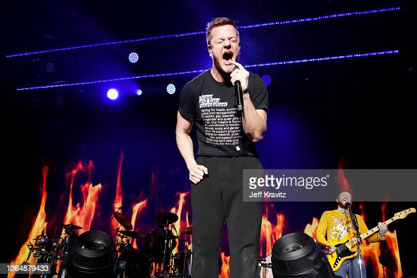 GettyVIP's tweet photo. Dan Reynolds of Imagine Dragons performs onstage at the 2022 iHeartRadio ALTer EGO presented by Capital One at The Forum on January 15, 2022 in Inglewood, California.
More 📸 #iHeartRadioAlterEGO 👉https://t.co/QqFdtrBsh5
#ImagineDragons #DanReynolds https://t.co/GscTNS12un