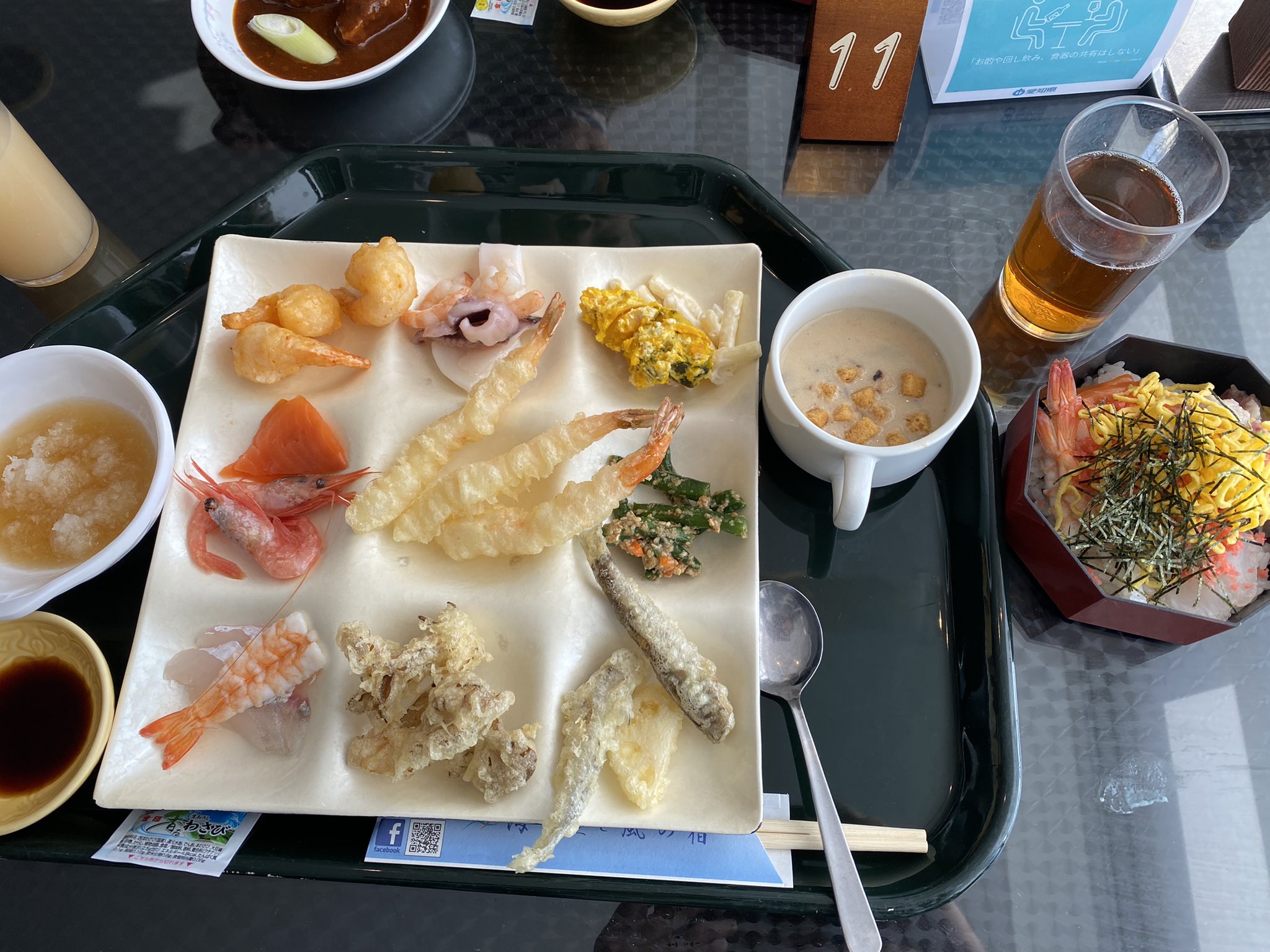 こなみ ランチバイキングと日帰り温泉 その場で揚げたて天ぷらに自分で作る海鮮丼 食べすぎたぁーーー 一人鍋もあったけど窓際の席は日差しがポカポカだったからパスしたけど食べれば良かったかな 温泉はしばし休憩の後で 蒲郡 三谷温泉 こなみ ランチバイキングと日帰り温泉 その場で揚げたて天ぷらに自分で作る海鮮丼 食べすぎたぁーーー 一人鍋もあったけど窓際の席は日差しがポカポカだったからパスしたけど食べれば良かったかな 温泉はしばし休憩の後で 蒲郡 三谷温泉
