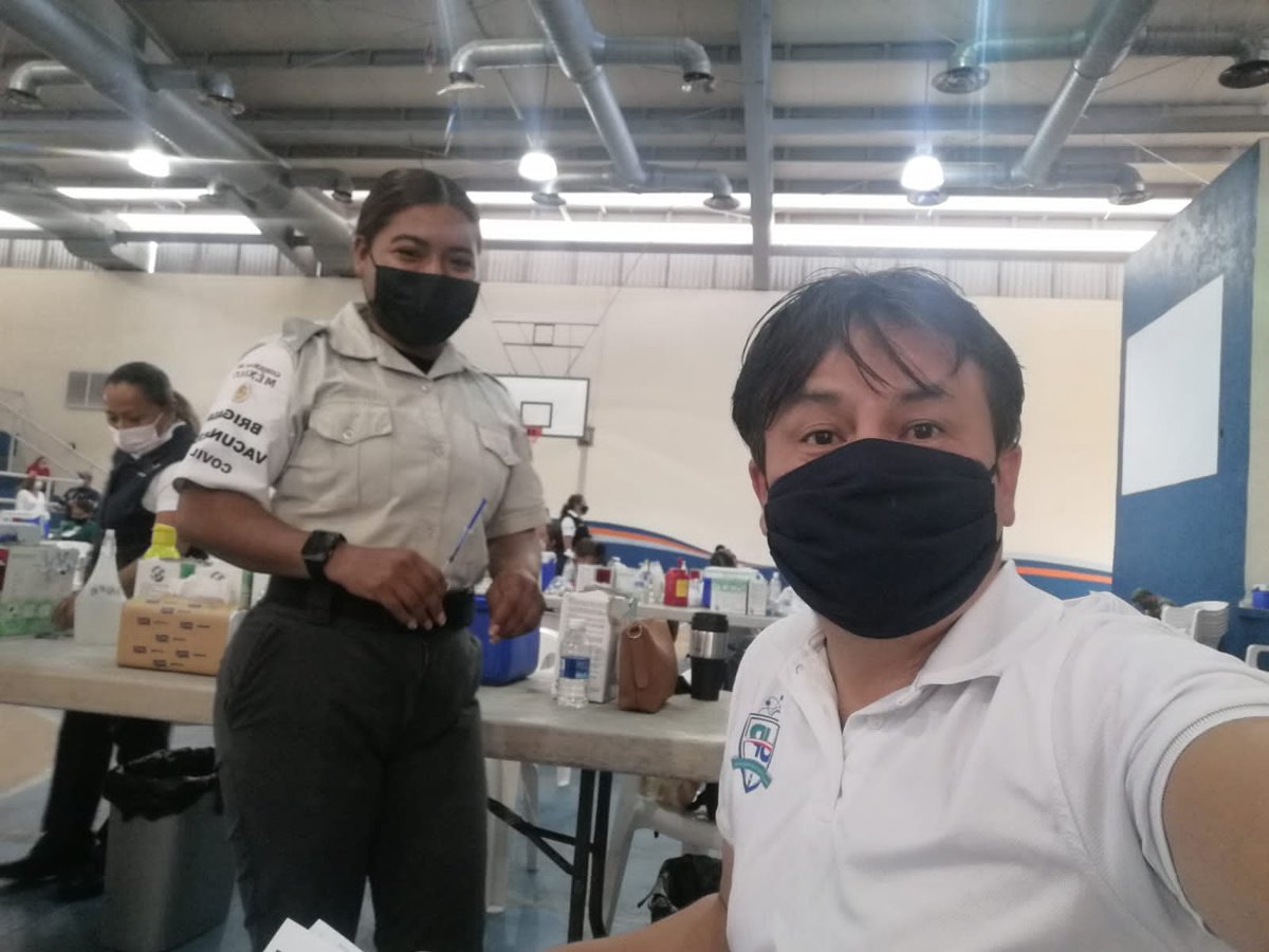 UplcL's tweet photo. Acudiendo a la aplicación de la vacunación docentes y administrativos de la Universidad Politécnica de Lázaro Cárdenas Michoacán https://t.co/NrQp3eSA21