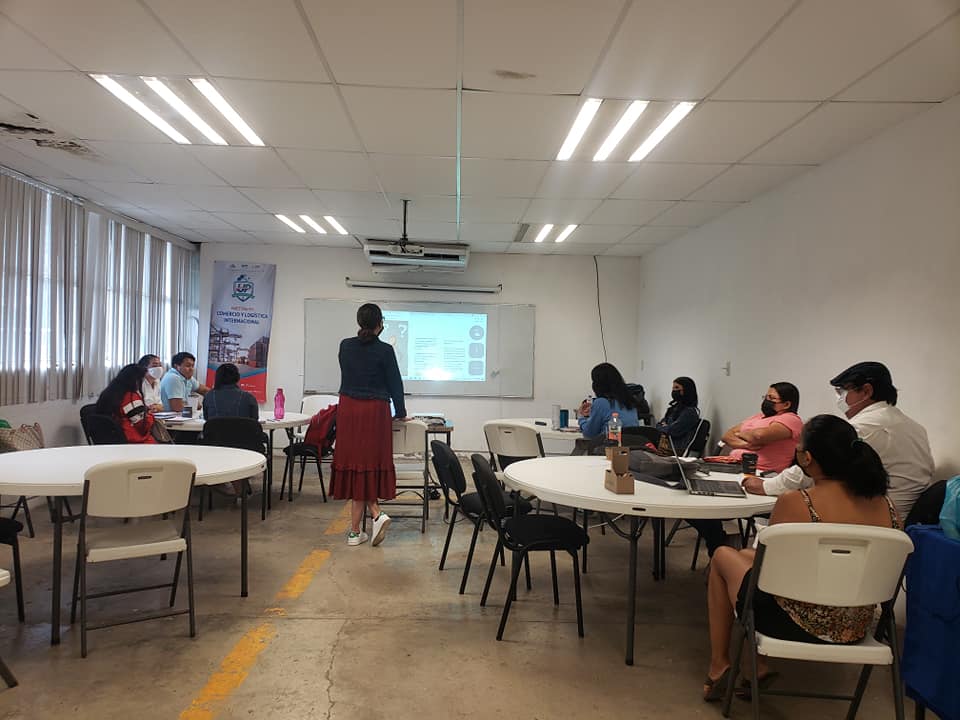 UplcL's tweet photo. Capacitación para la consolidación del Centro de Ideomas de las Universidad Politécnica de lázaro Cárdenas Michoacán con la colaboración de la Universidad Michoacána de San Nicolás de Hidalgo. https://t.co/iYTnX2R793