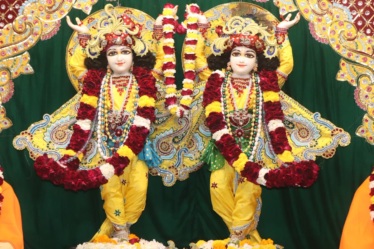 ISKCONahmd's tweet photo. ISKCON Ahmedabad Darshan 
16 Jan 2022
#Dailydarshan #RadhaGovindDev #ISKCONAhmedabad https://t.co/sktPKatB8L