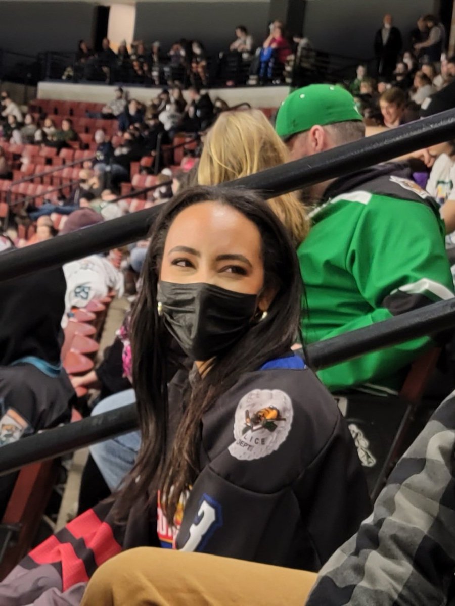 Hanging out with <a href="/mariluzcook/">Mariluz Cook</a> watching our <a href="/UtahGrizzlies/">Utah Grizzlies</a> taking on the Steelheads