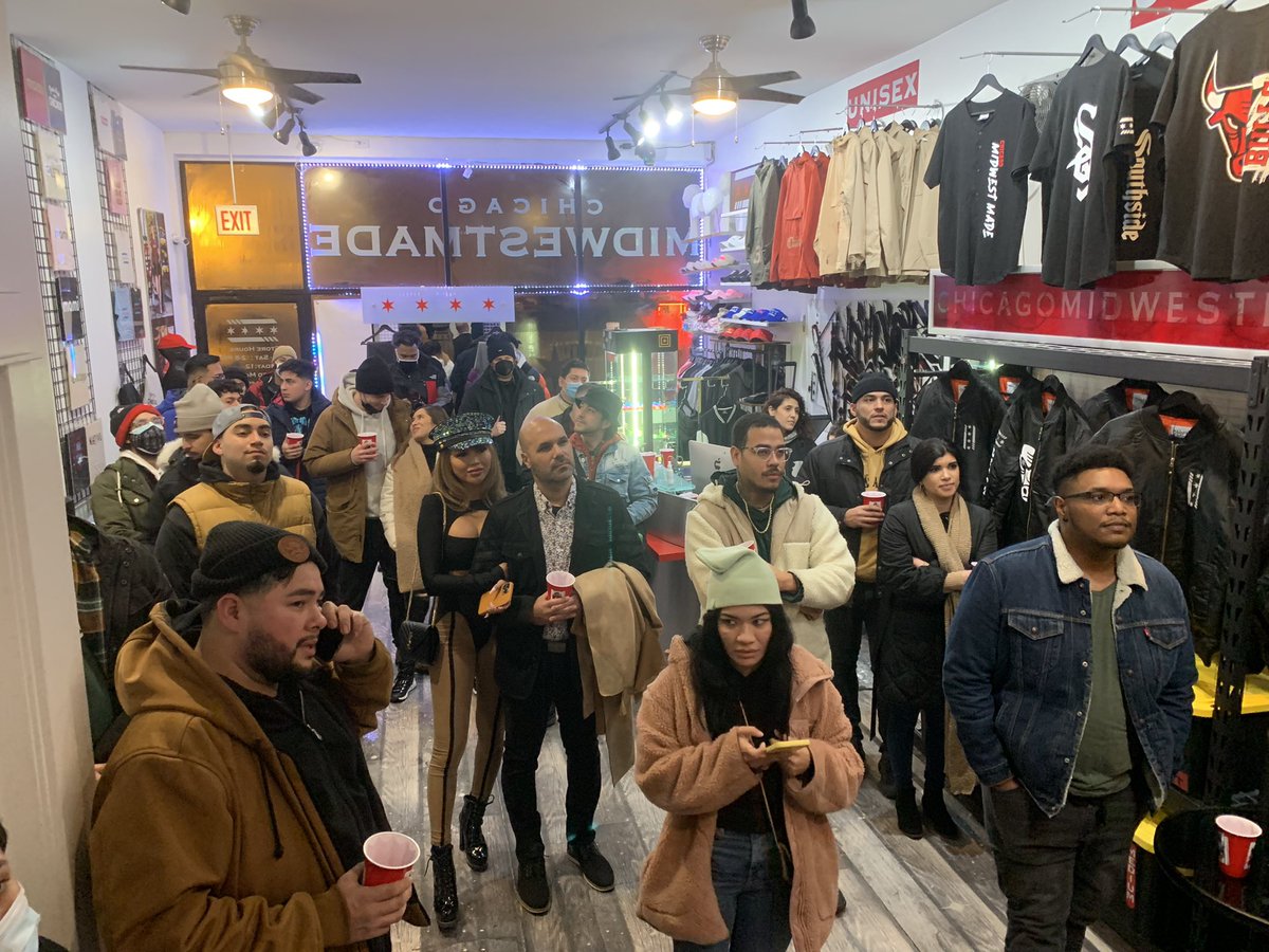 CHIMIDWESTMADE's tweet photo. What an amazing  NFT event!
Appreciate everyone coming out/// https://t.co/qPZQACYigt