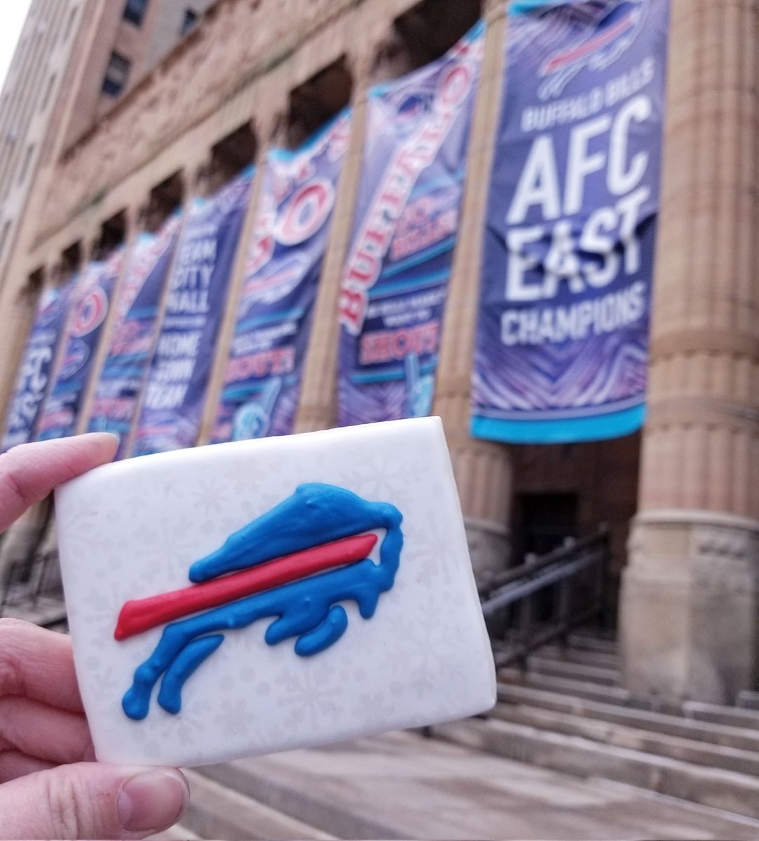 How sweet it is! #gobills #BillsMafia #Bills #BillsByABillion <a href="/BuffaloBills/">Buffalo Bills</a>