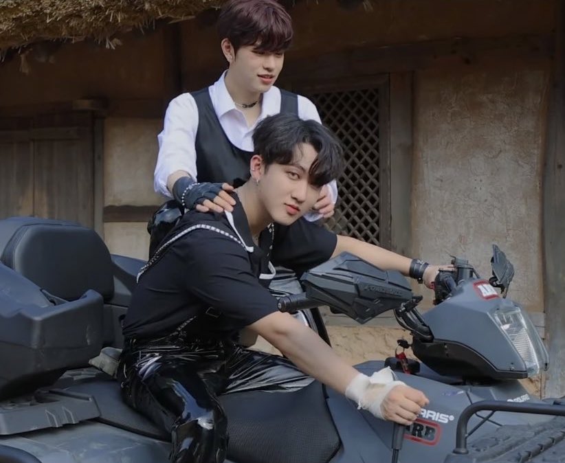 THIS TOO this made me feel insane tbh