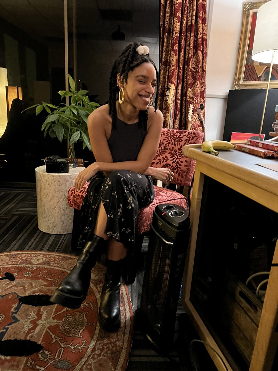 JesseBoykins3rd's tweet image. 🤎🤎🤎🤎 @liannelahavas came to my studiooooo 🤎🤎🤎🤎