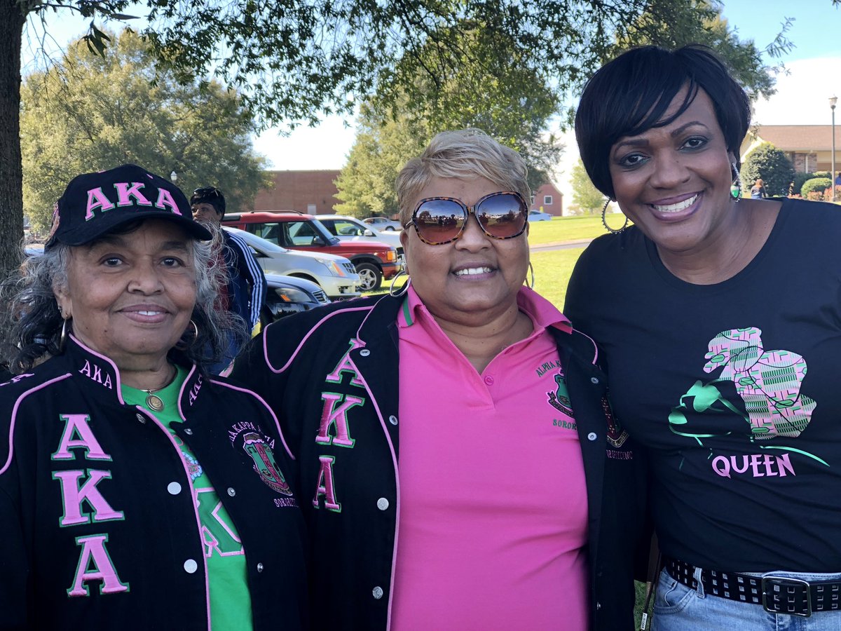 WSAVTinaTS's tweet photo. I hold my head up high when I think of Alpha PSI…initiated! Happy Founders’ Day to my lovely Sorors of Alpha Kappa Alpha Sorority, Incorporate!!!!!!
💗💚🐸
#J15 #AlphaPsi #Fall83 #TSU #HBCUEducated https://t.co/PHV8zJLQDM
