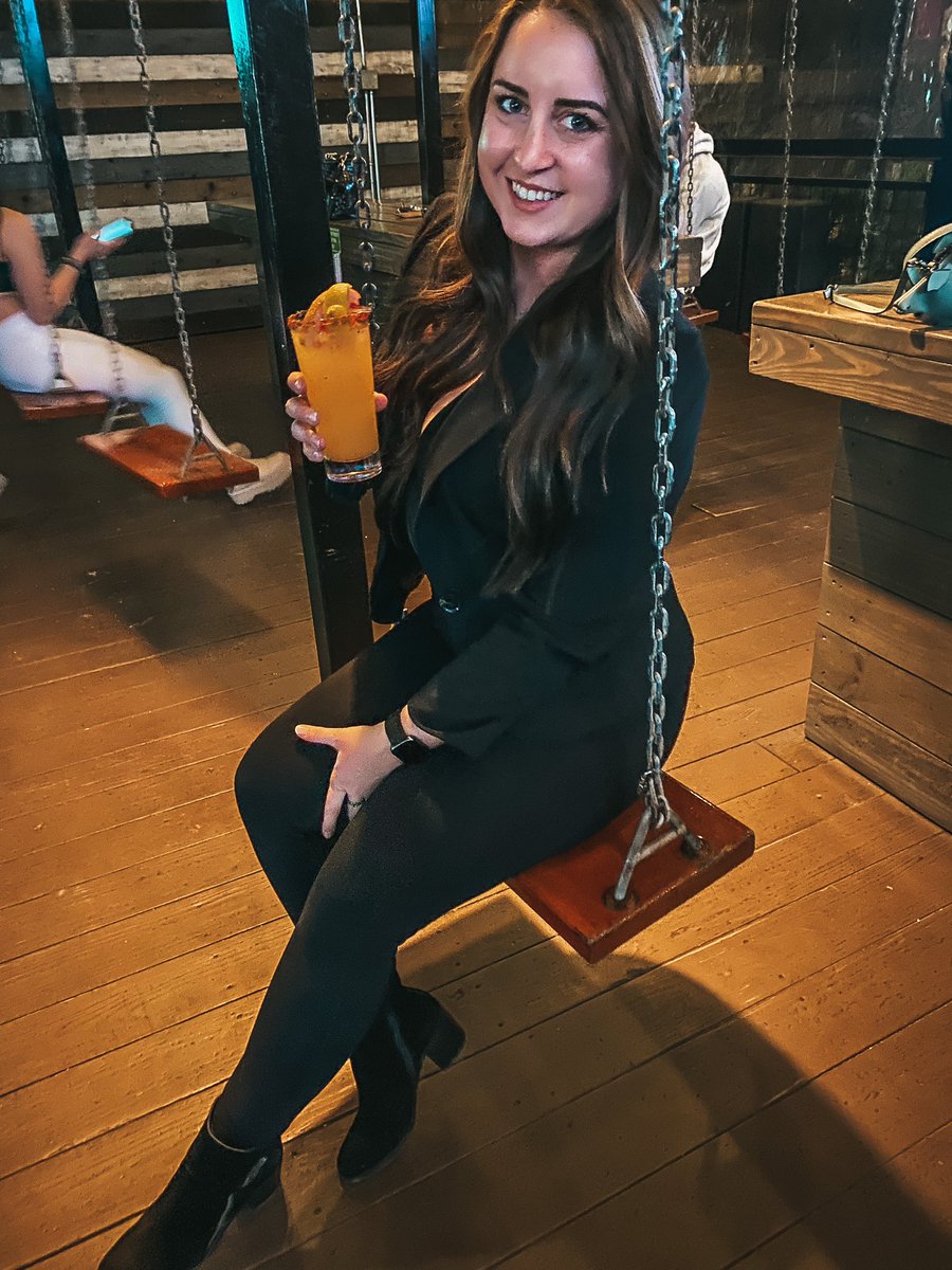 kels113587's tweet photo. Obligatory McIntyre’s swing picture post.
.
.
.
#latepost #houston #htx #mcintyres https://t.co/b0GKnPjr6Z