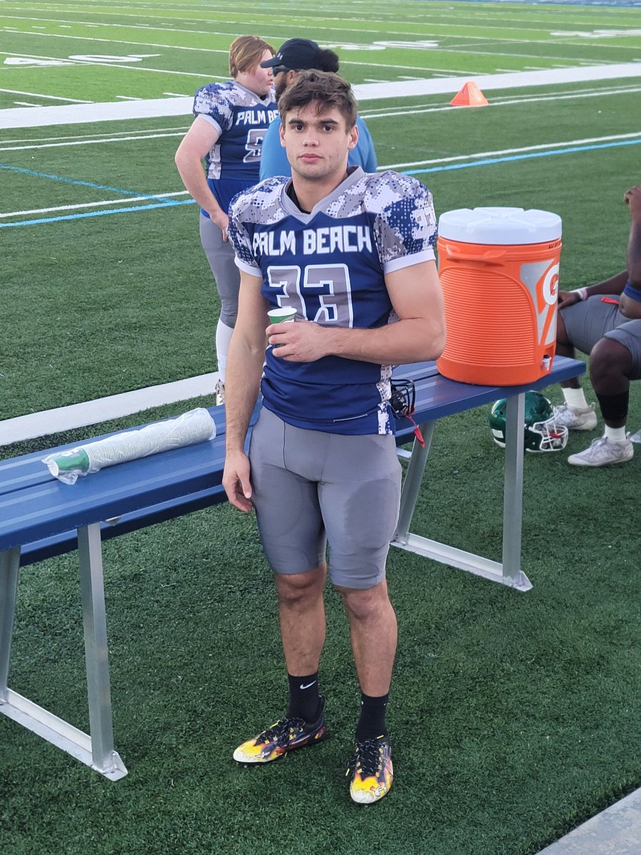 DeboraDiaz's tweet photo. 1st Annual #BattleattheBeach 🏈
All-Stars 561 v 954!! at @KeiserU 
*561* earns the braggin rights tonight  49-3 🙌 last play of the game @Valentinojman nice 45yd+ run &amp; tackle to hold that board! 
@Coach_DeFreitas @BocaRatonFB @CoachBaz561
@emilee_smarr @ESPNTop63 @247recruiting https://t.co/wMjTzbqgQx