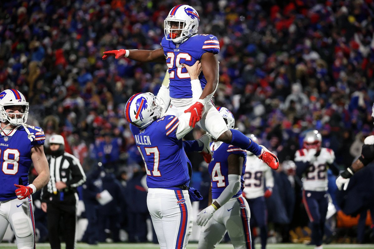NFLonFOX's tweet photo. Josh Allen pass TDs tonight: 5
Josh Allen incompletions tonight: 4

#BillsMafia https://t.co/DGV8F5rxMq