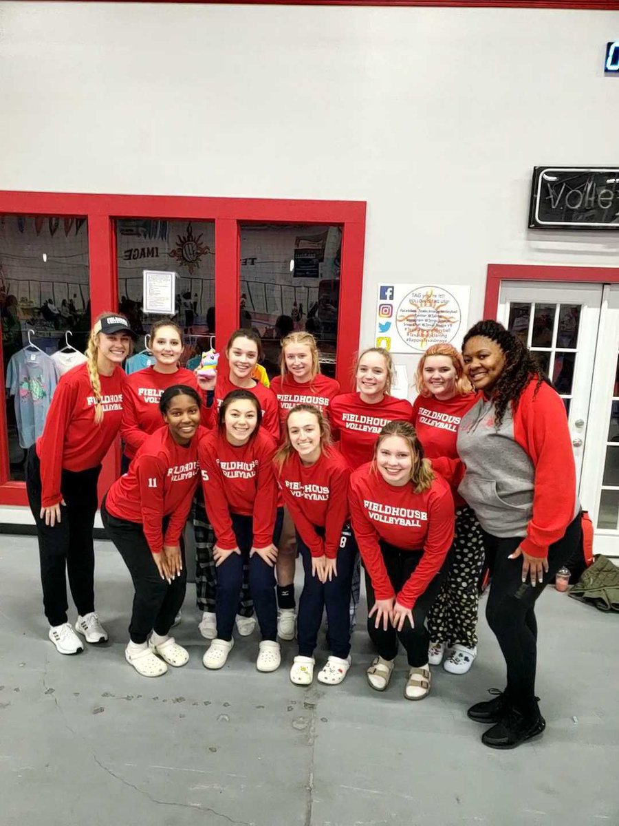 Fieldhouseohana's tweet photo. 16 AlakaβI Jasmin will be playing in the Silver A Bracket on Sunday! #finishstrong #DFWInvitational https://t.co/S98rNisxb9