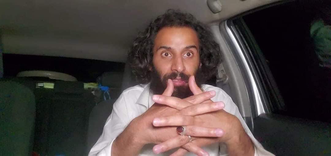 سنوات و #مصطفى_المومري يلعن ويشتم مابقي دوله وجهة الا وسبها واستخدم اقذر الألفاظ ولم يوقفه احد 

ولما تكلم عن فساد الحوثيين وجرائمهم بحق ابناء صنعاء وظلمهم لم يحتملوا ذلك فادخلوه السجن 

هذا النموذج الذي يريده الحوثيين لليمن