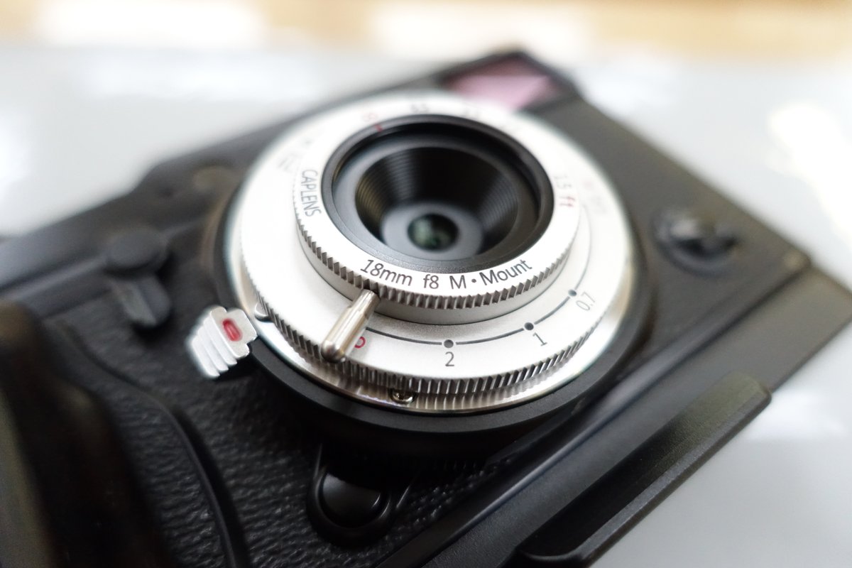 sanpoucamera's tweet photo. 薄いレンズが好きだ
付けていることを意識せず
持ち歩きにも支障が出ない
一時期流行ったキャップレンズ
唯一の不満は殆どがプラスチック製だったこと
程よく造りが良く
程よくコストパフォーマンス良い
待ち望んでいたレンズの一つである
#CAPLENS
#18F8 https://t.co/wcVHbrU0MR
