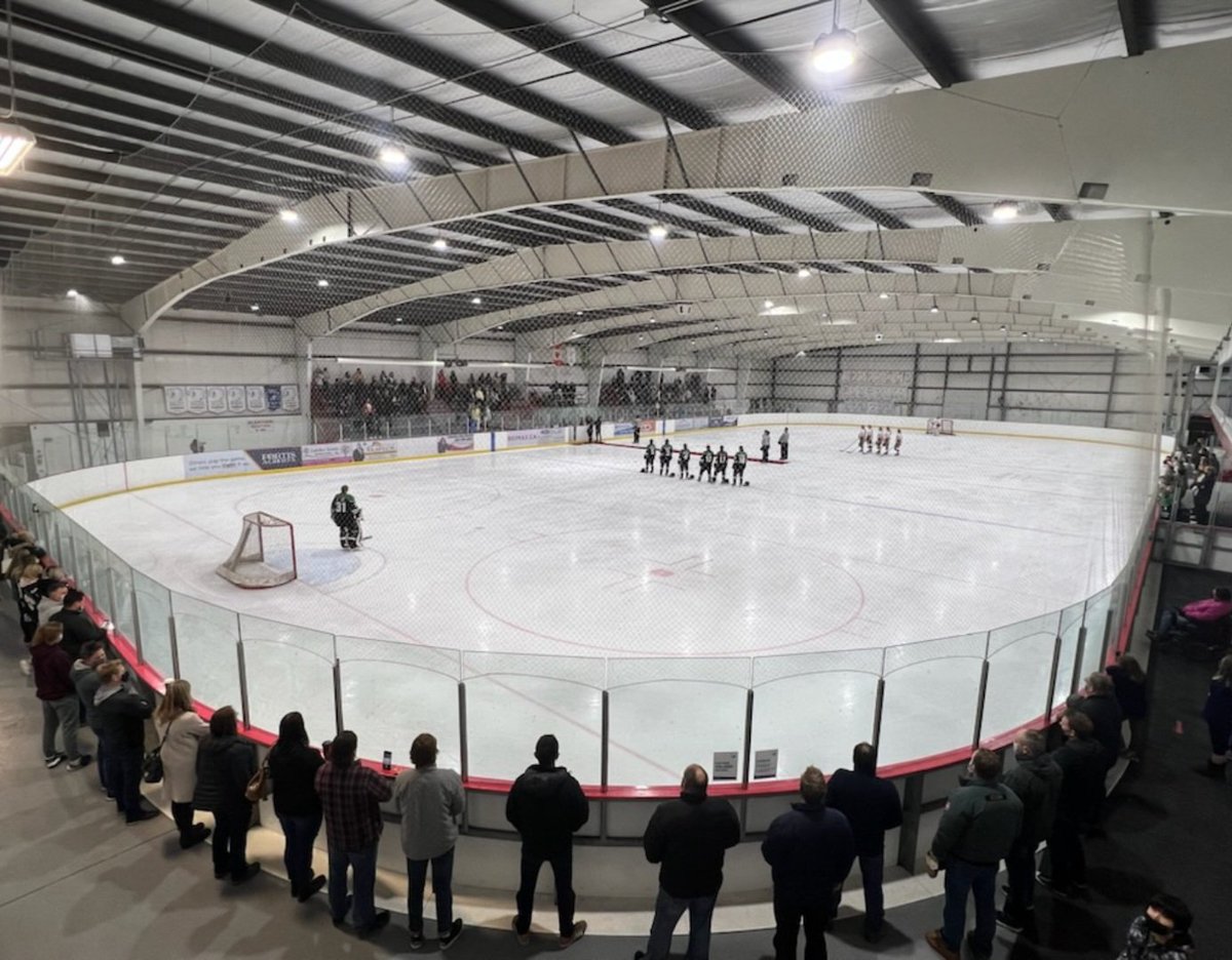 HNLiveCA's tweet photo. Female Hockey Day in Chestermere was a success, thank you @AFHL_HA
@CSSHL!

Our @fan960lou and @sprusina were treated to some fantastic hockey, thanks to @RMRaiderNation @RMRaidersAAA @GirlsHockeyYYC  and the SAHA. 

Let's do it again soon, k? 🙋‍♀️🙋‍♂️🥅🏒 https://t.co/AHzwRibmTs