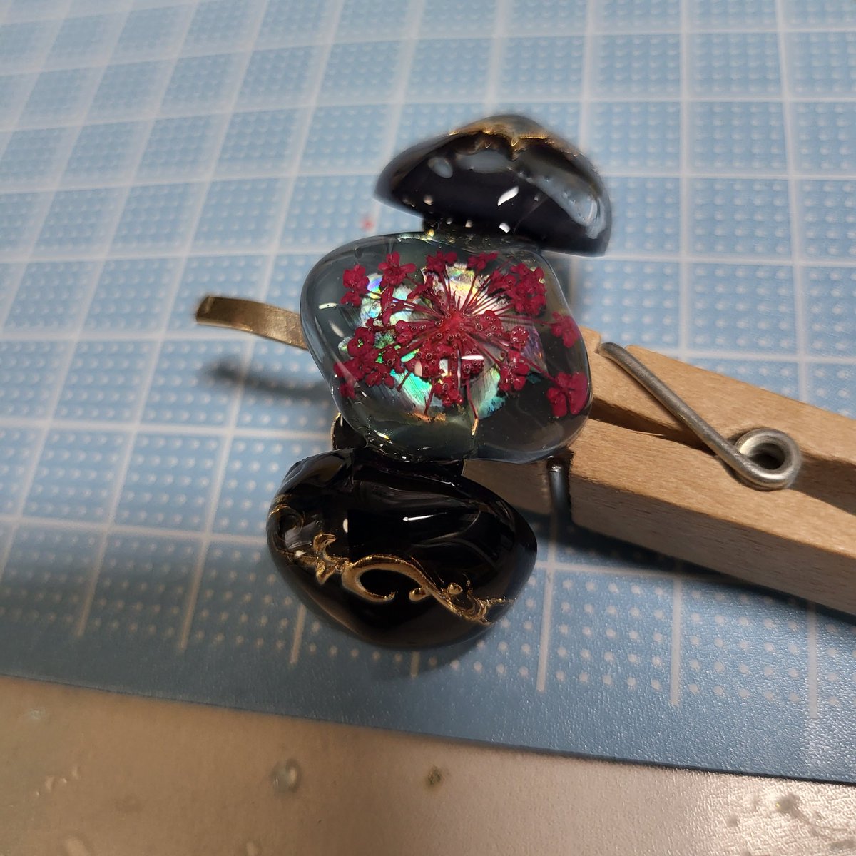 parallelworld03's tweet image. なんかかわいくてかっこいいポニーフックあったらいいなと作ってます。もちょっと改良しよう。