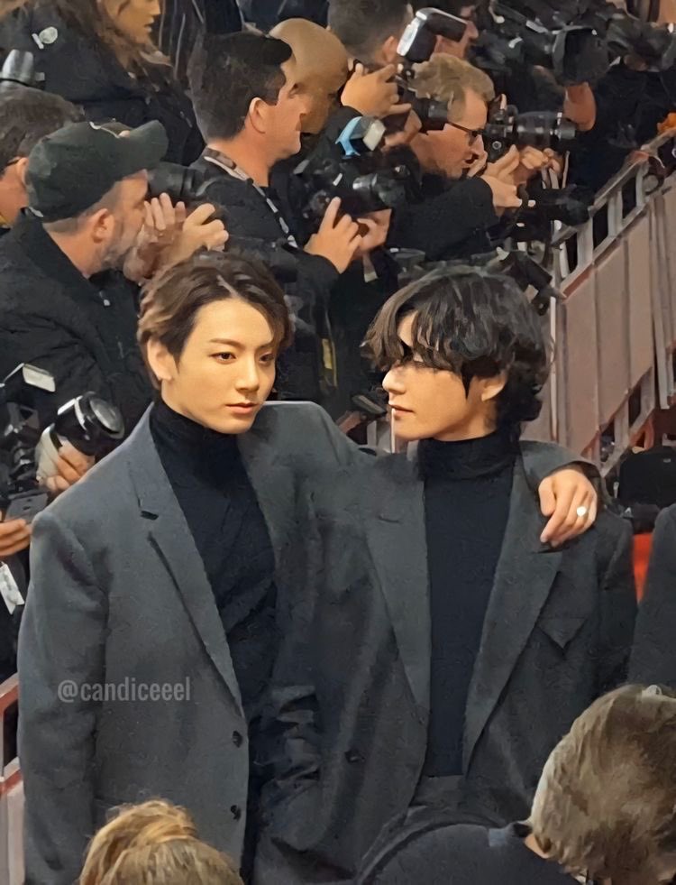 bwikwe's tweet photo. i think this is taekook’s “THE” photo https://t.co/iuJupJir1r