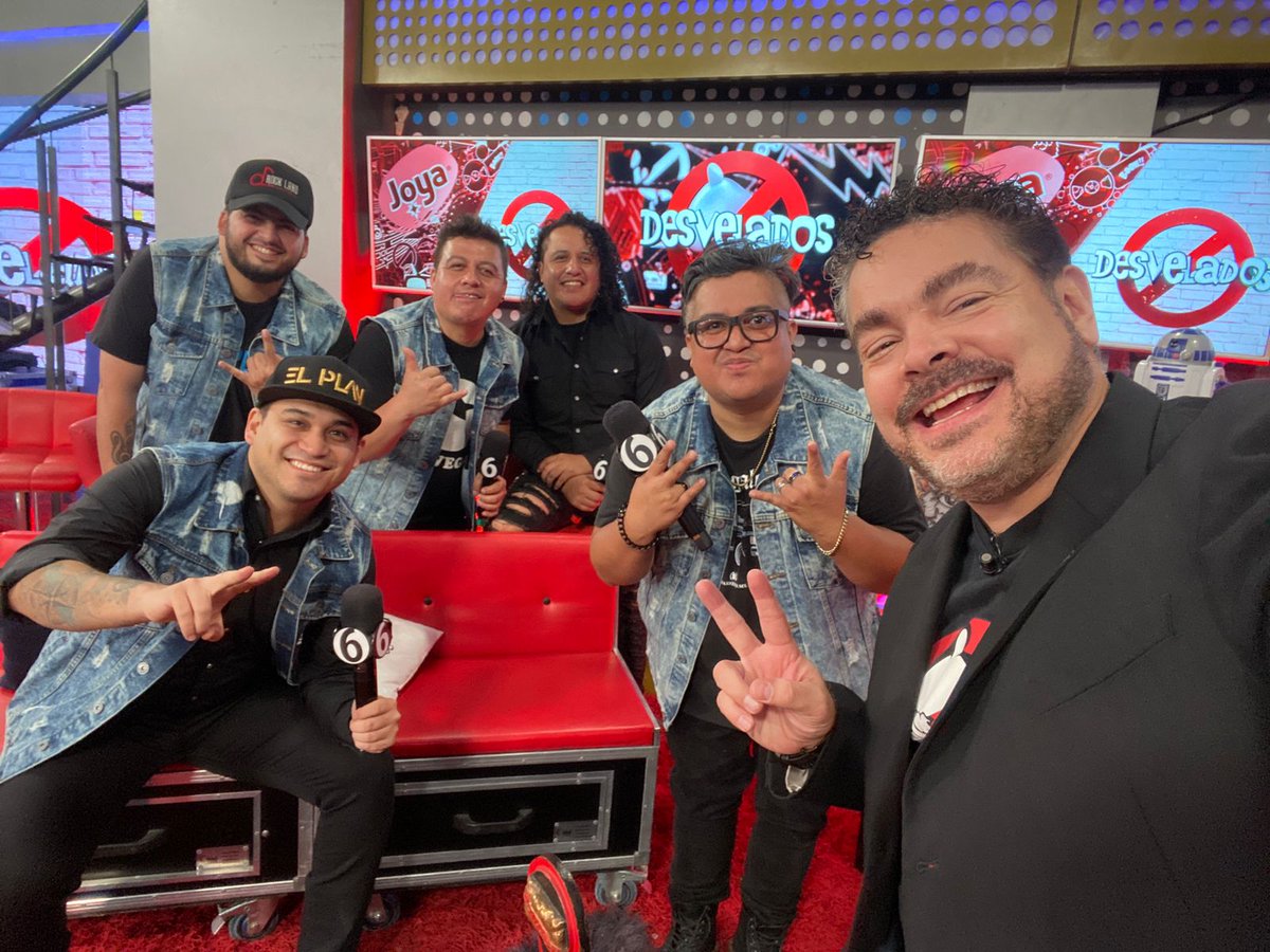 ¡Seguimos con mucho más de #Desvelados y <a href="/ElPlan/">El Plan</a>! 

Sintonizanos por #canal6 😎🎧 ➡ bit.ly/Canal_6