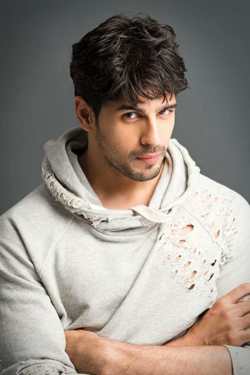 FarhatAlam's tweet photo. Happy birthday to one of the most gorgeous men alive, @SidMalhotra 💘
#দীর্ঘশ্বাস #KukkadKamaalDa #HappyBirthdaySidharthMalhotra https://t.co/uAGg2IJohQ