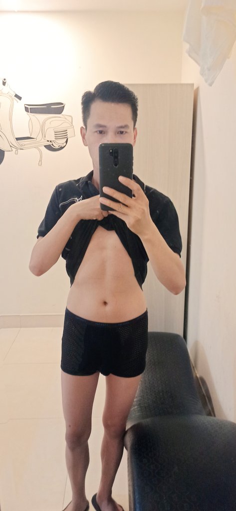 Topboy16285110's tweet photo. Đang ở 1 mình. https://t.co/KDIOhK0xHE