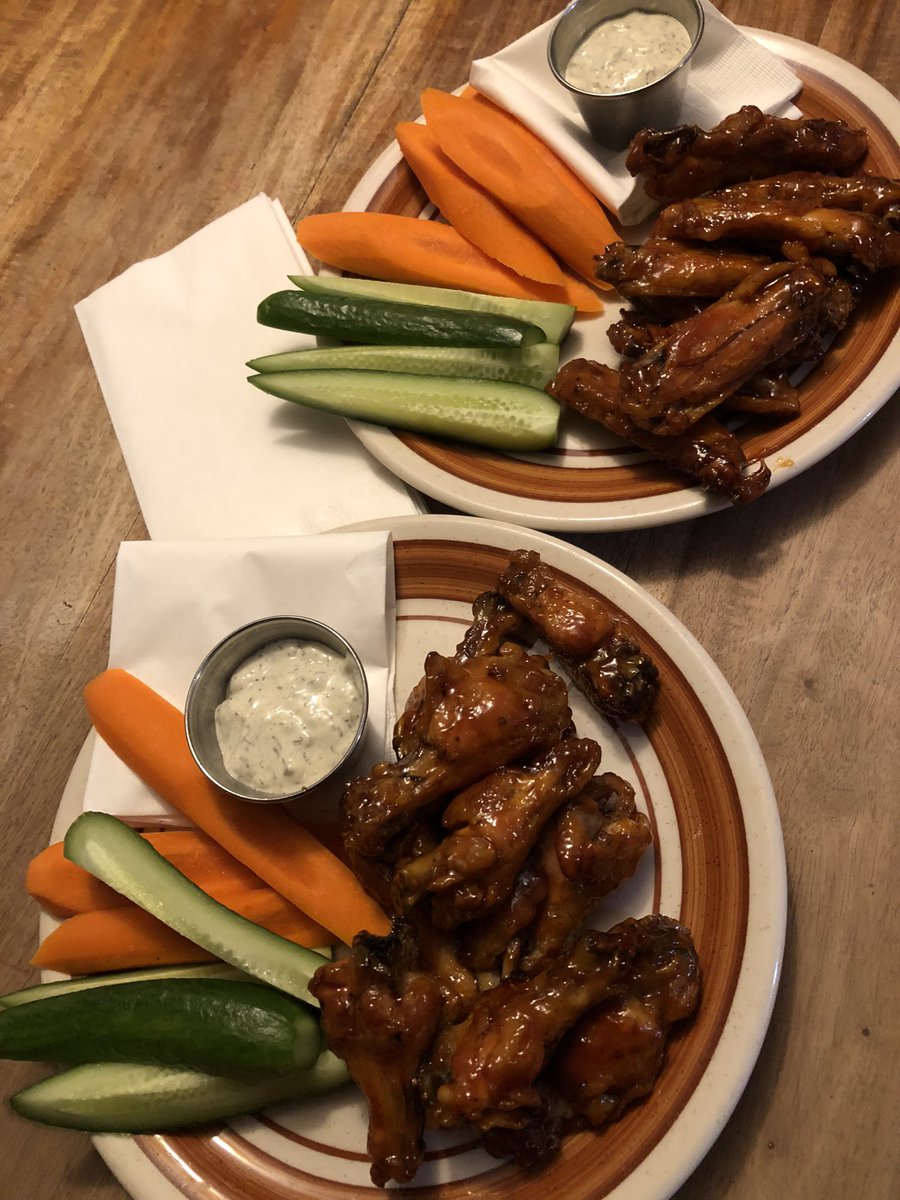Matthew_Gass's tweet image. Midnight Bonne Bouche: Jamiesons Style wings for the (recorded) Bills/NE game. Usually make these for the Super Bowl but was actually interested in the NFL this weekend for the first time in years #stickyicky #IckyShuffle