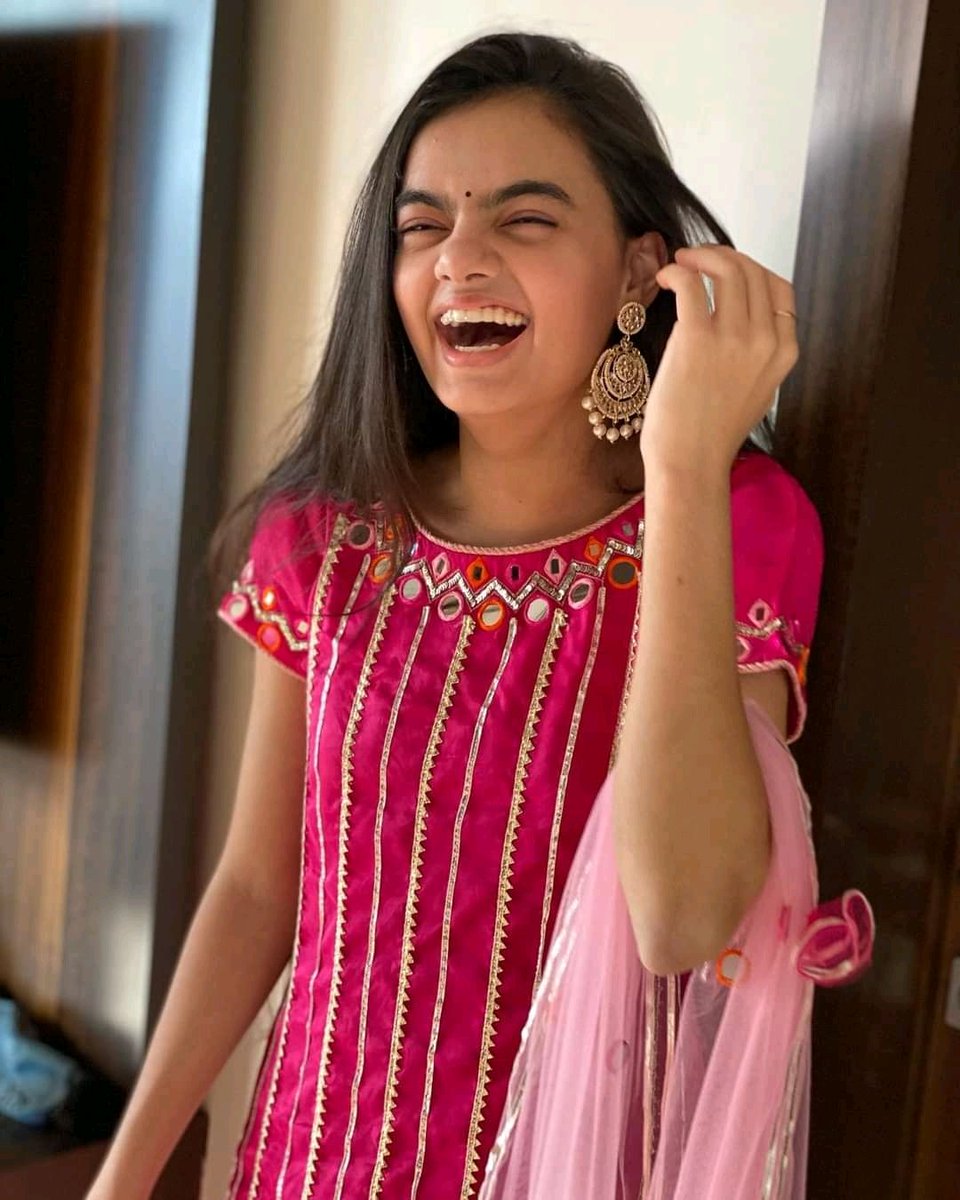 RuhaanikaFan's tweet photo. Smile🙂 is best medicine
#goodmorning #HappySunday https://t.co/AmEydVkBDJ
