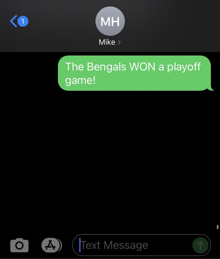RealRichardT's tweet photo. My buddy and fellow @DanPatrickEDU grad, Mike, is the only @Bengals fan I know.
Had to text him lol
#SendThatText https://t.co/Y35lw7Uiwd