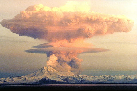 graecolatinus's tweet photo. I admire how accurate the 'Stone Pine'-metaphor by Pliny the Younger to the eruption column was:
#TongaVolcanoEruption #Plinianeruption https://t.co/MQvnD9yUnE