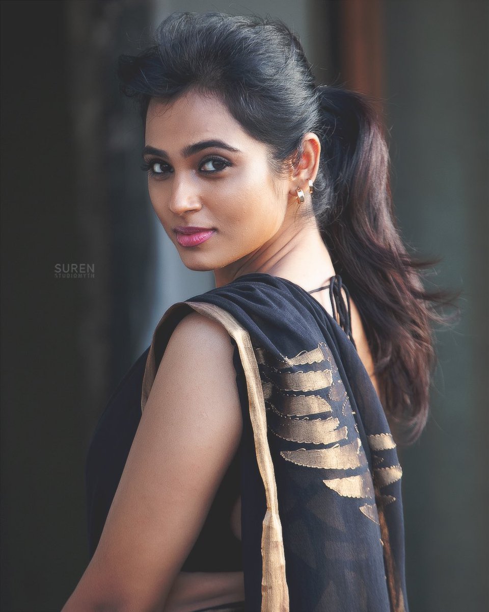 TCINEUpdate's tweet photo. Gorgeous @iamramyapandian recent clicks #RamyaPandian 🖤🖤🖤 https://t.co/OYoInYEZQE