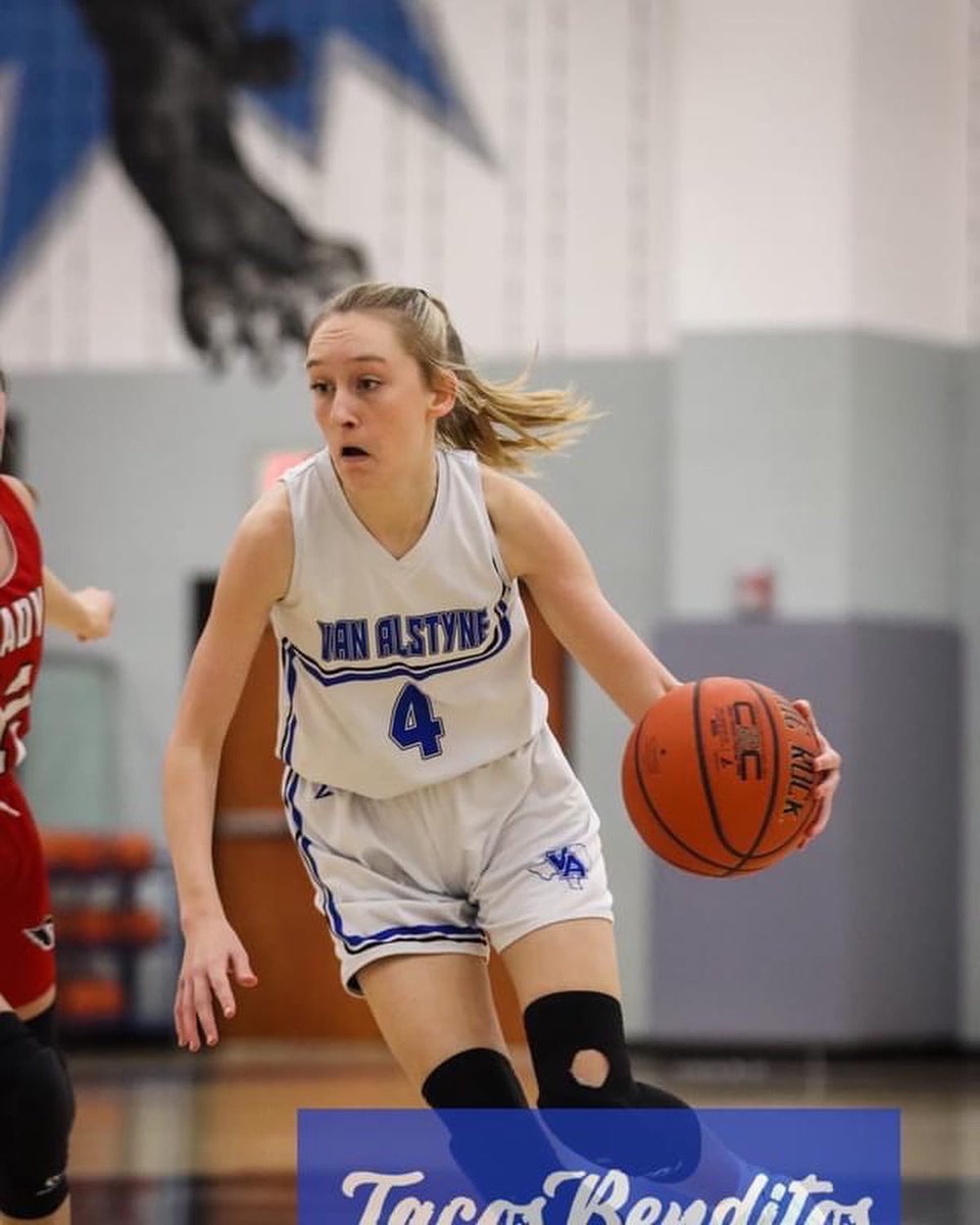 AngieSchrage's tweet photo. Kinzi’s team played Pottsboro today and won 54-12…fun game and team to watch…Kinzi #11Points #8Rebounds #3Fouls #2Blocks #Assists…Championship game didn’t turn out how they wanted but lessons learned today and they get better tomorrow! 🏀 https://t.co/a9n4z48eAE