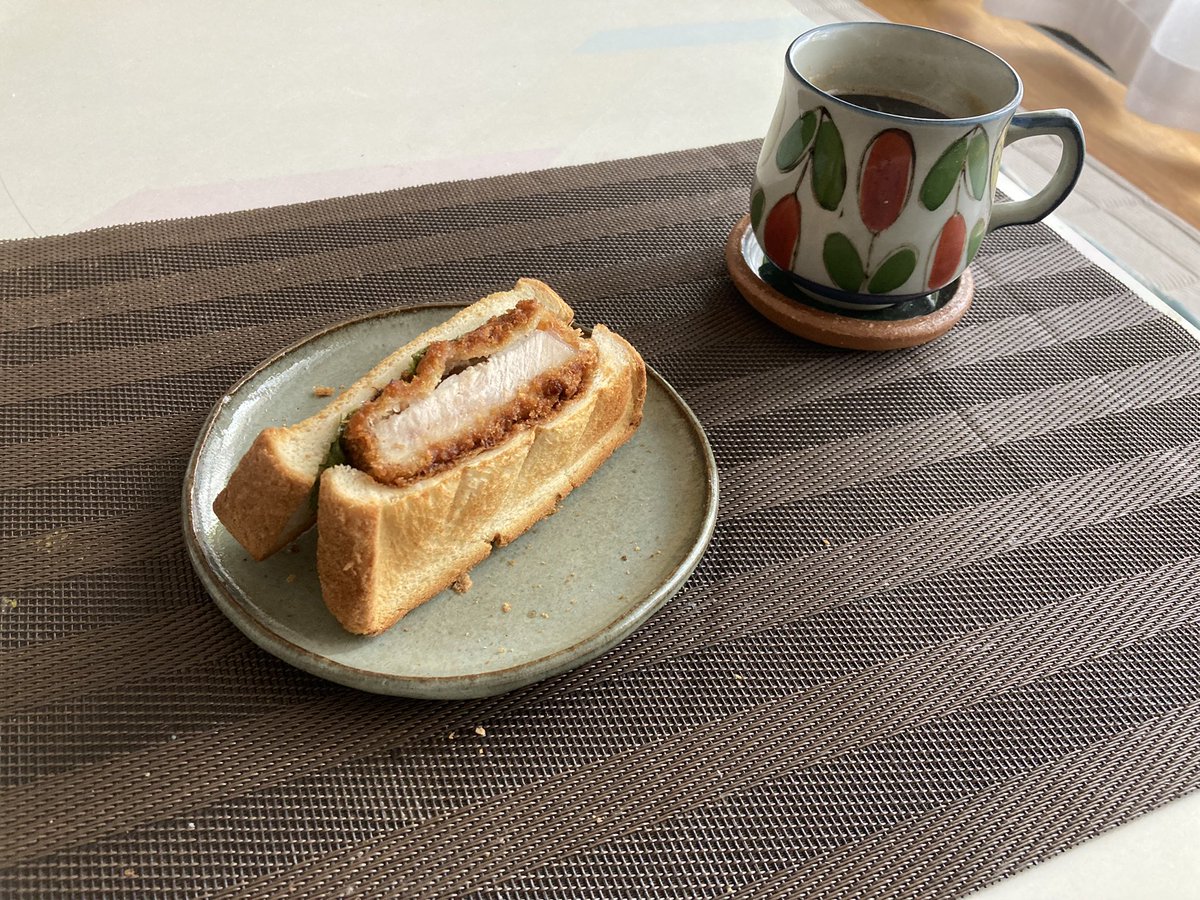 気まぐれお昼 試験にカツサンド ＃食事記録 ＃お昼ごはん ＃昼ごはん ＃昼ご飯 ＃昼御飯 ＃昼食 ＃おうちごはん ＃料理好きさんと繋がりたい ＃お腹ペコリン部