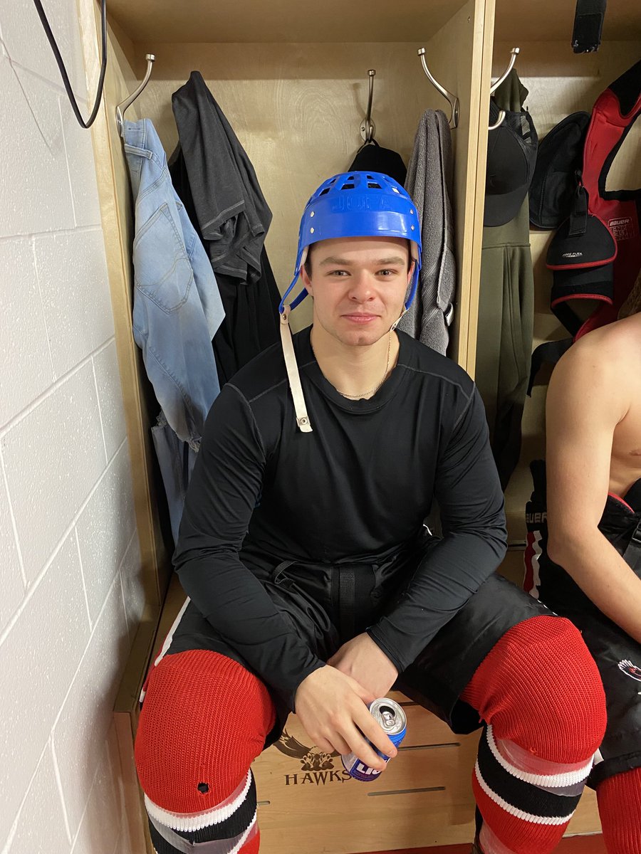 Hawks are still flying high after a clean sweep of the ⁦<a href="/LashburnFlyers/">Lashburn Flyers</a>⁩ this weekend. 3-2 final. ⁦<a href="/TeganTeddy9/">Tegan peters</a>⁩ with 2 goals and winner of the Calcutta shootout. ⁦⁦⁦<a href="/KodakBlack1k/">bruh</a>⁩ made a guest appearance in the gf skybox. ⁦<a href="/MondayNooner/">Monday Nooner</a>⁩