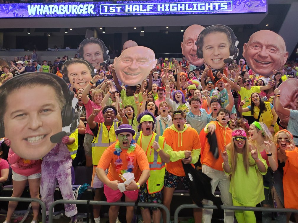 roxybernstein's tweet photo. Thank you @GCU_MBB &amp; @GCUHavocs!  Fun night and an unreal atmosphere for hoops tonight. https://t.co/uJPGjmacd2