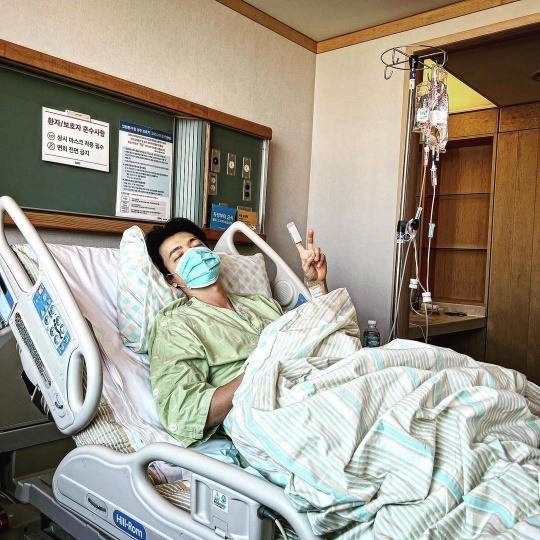 HourlyHae's tweet photo. Get well soon sweetheart. We all love you so much

#Donghae
@SJofficial 
@donghae861015 https://t.co/CetprCDpM8