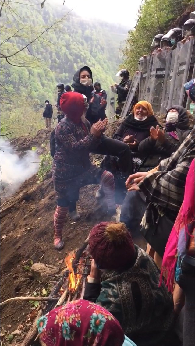 YakupOkumusoglu's tweet photo. İkizdere Taş Ocakları için bilirkişi raporu verileli 95 gün oldu! Raporda yer alan hukuksuzluklara  rağmen Cengiz’in limanı için İkizdere talan edilmeye devam ediyor. https://t.co/kDt8TLf8V3