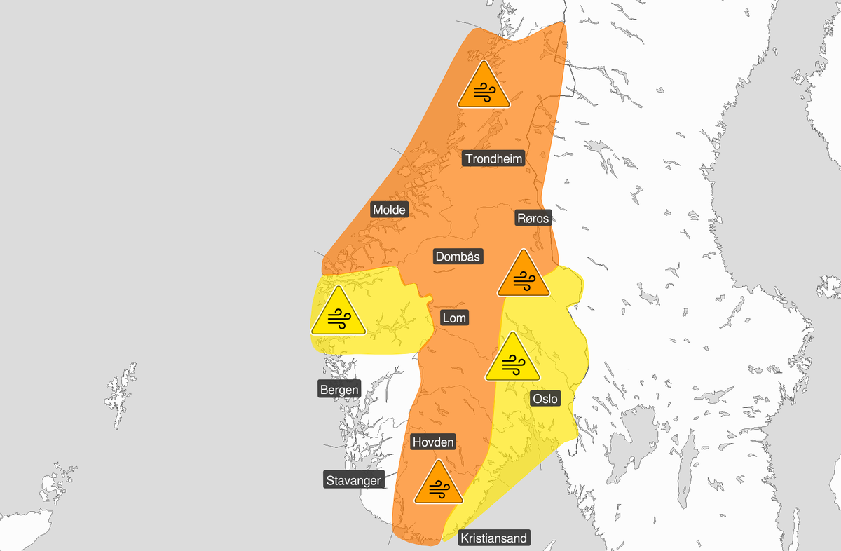 Meteorologene's tweet photo. Farevarselet for Sør Norge er oppdatert⚠️

Det er nå ute oransje varsel for kraftige vindkast søndag kveld og natt til mandag i Møre og Romsdal, Trøndelag, og vestlige deler av Agder, Telemark, Buskerud og Innlandet fylke🍃

Vi forventer svært kraftig vindkast! https://t.co/0kqxH9UQRM