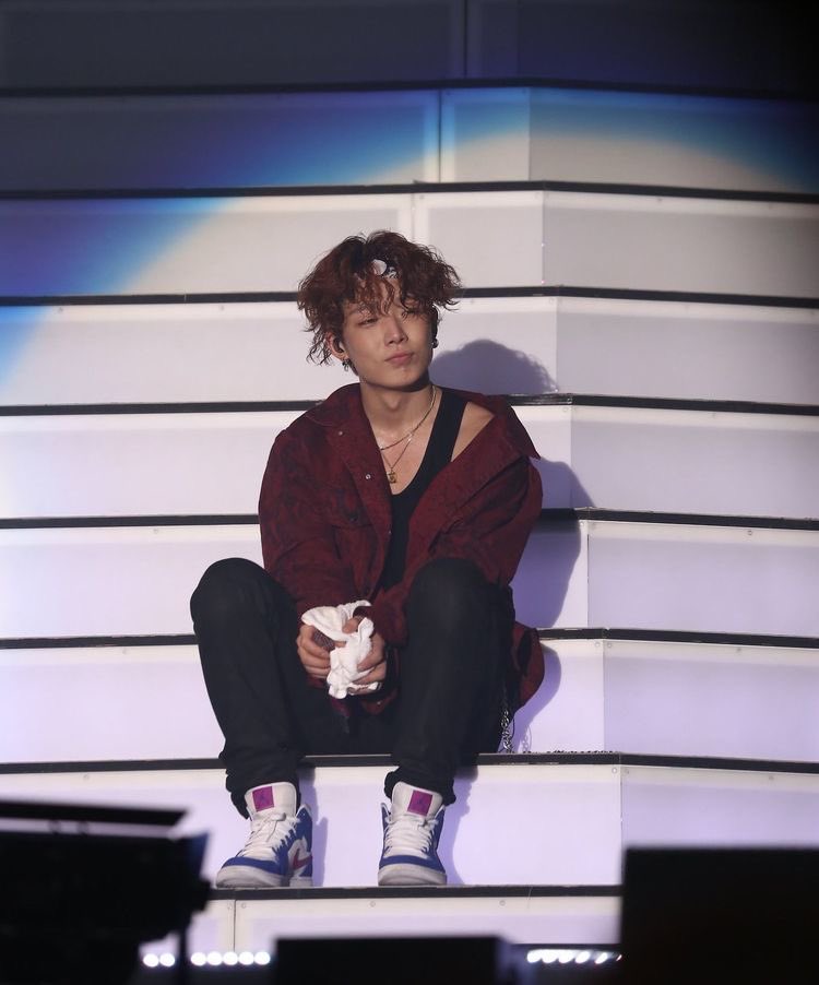 daisydaisy27g's tweet photo. บ๊อบบี้คือคนที่แฮปปี้เบิร์ดเดย์พระเยซูทุกปีนะคะ🥳

OUR STAR BOBBY
#STANWORLD #BOBBY #BOBBY_Rapperline @bobbyranika @YG_iKONIC https://t.co/NW5DLwBynp