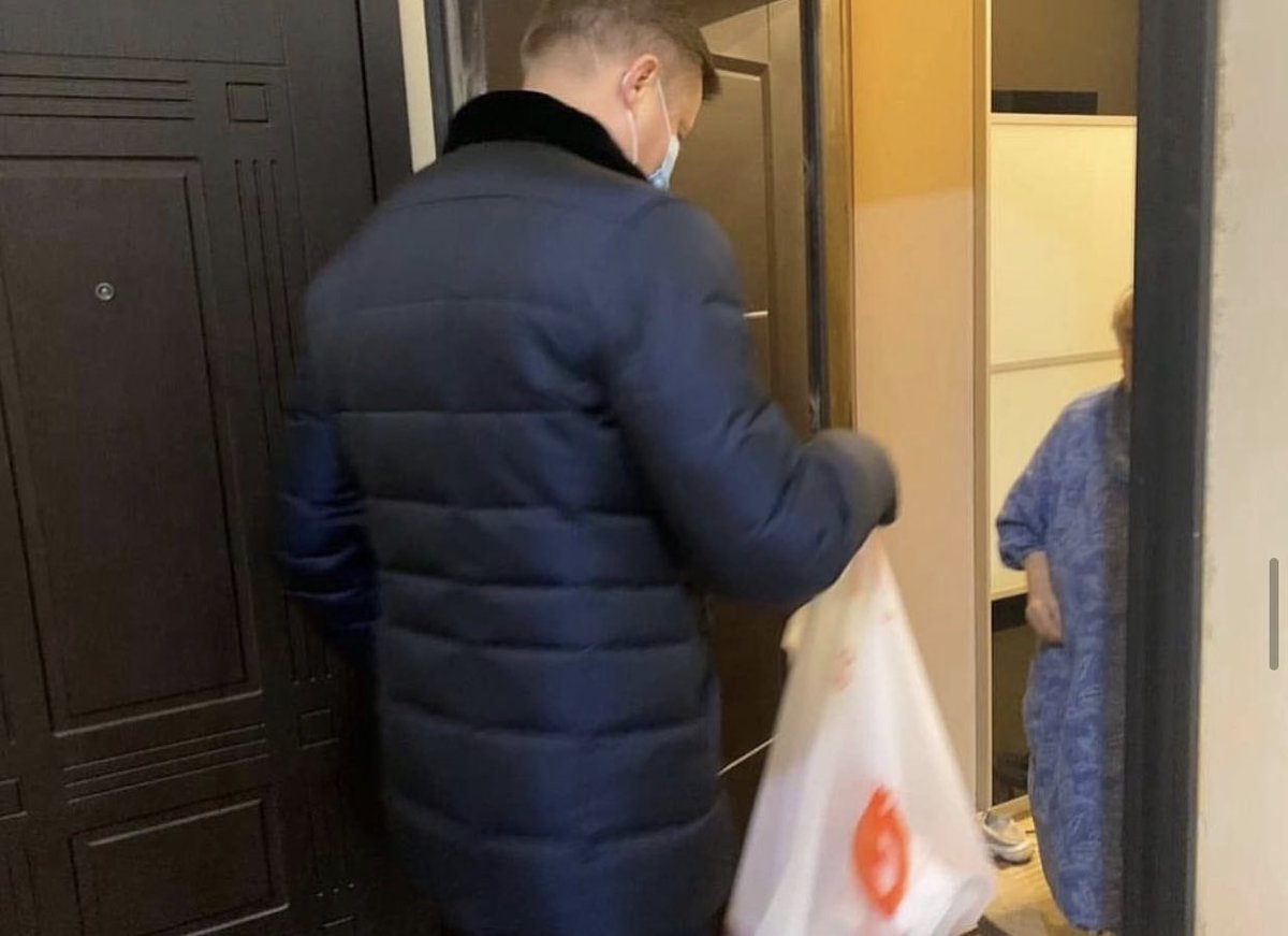 Активный период волонтерства закончился, но все-равно вместе с товарищем по партии продолжаем навещать тех, кто регулярно к нам обращался. #Волонтеры #МосковскаяОбласть #ЕР50