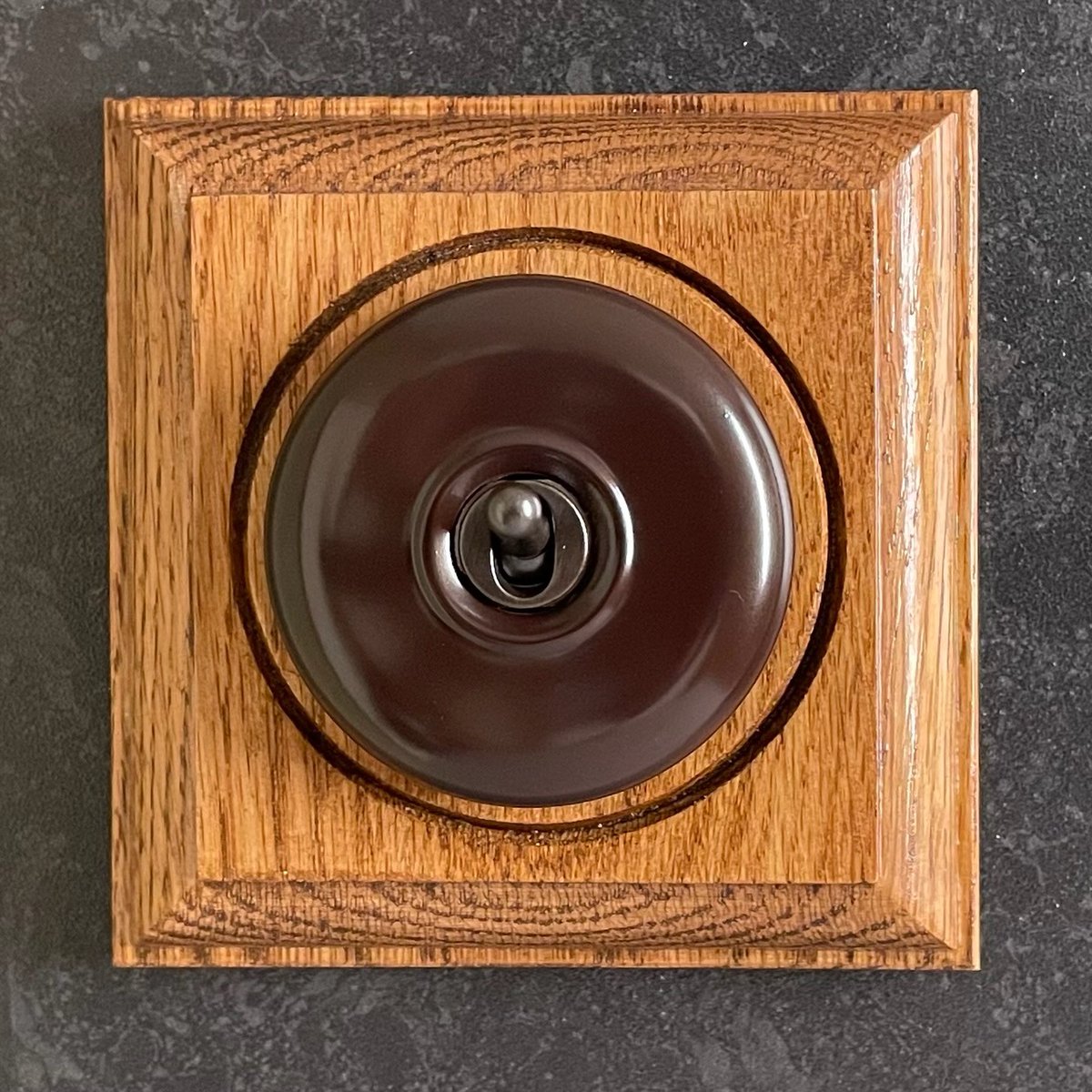 Please see our new Brown dolly switch- designed to replace the old Bakelite switch which is nolonger available. Also available as Intermediates